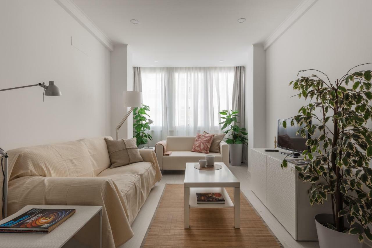 Light-Filled, Fully Renovated Apt Near Belem, By Timecooler Lisbon Luaran gambar